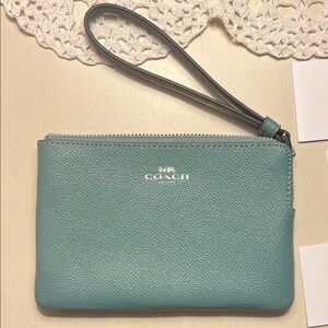 Coach F58032 Corner Zip Wristlet Crossgrain Leather - Marine